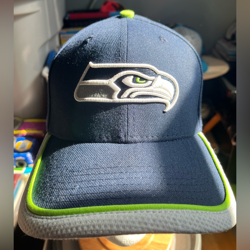 Seattle Seahawks New Era NFL Hat Flex Fit Cap 39THIRTY Size Medium-Large